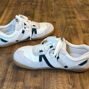 Xero Shoes Kelso Foot-Shaped Minimalist Zero-Drop Court-Style Leather Womens 8.5